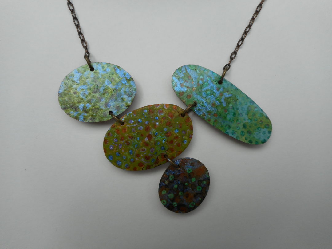 Pendant 44